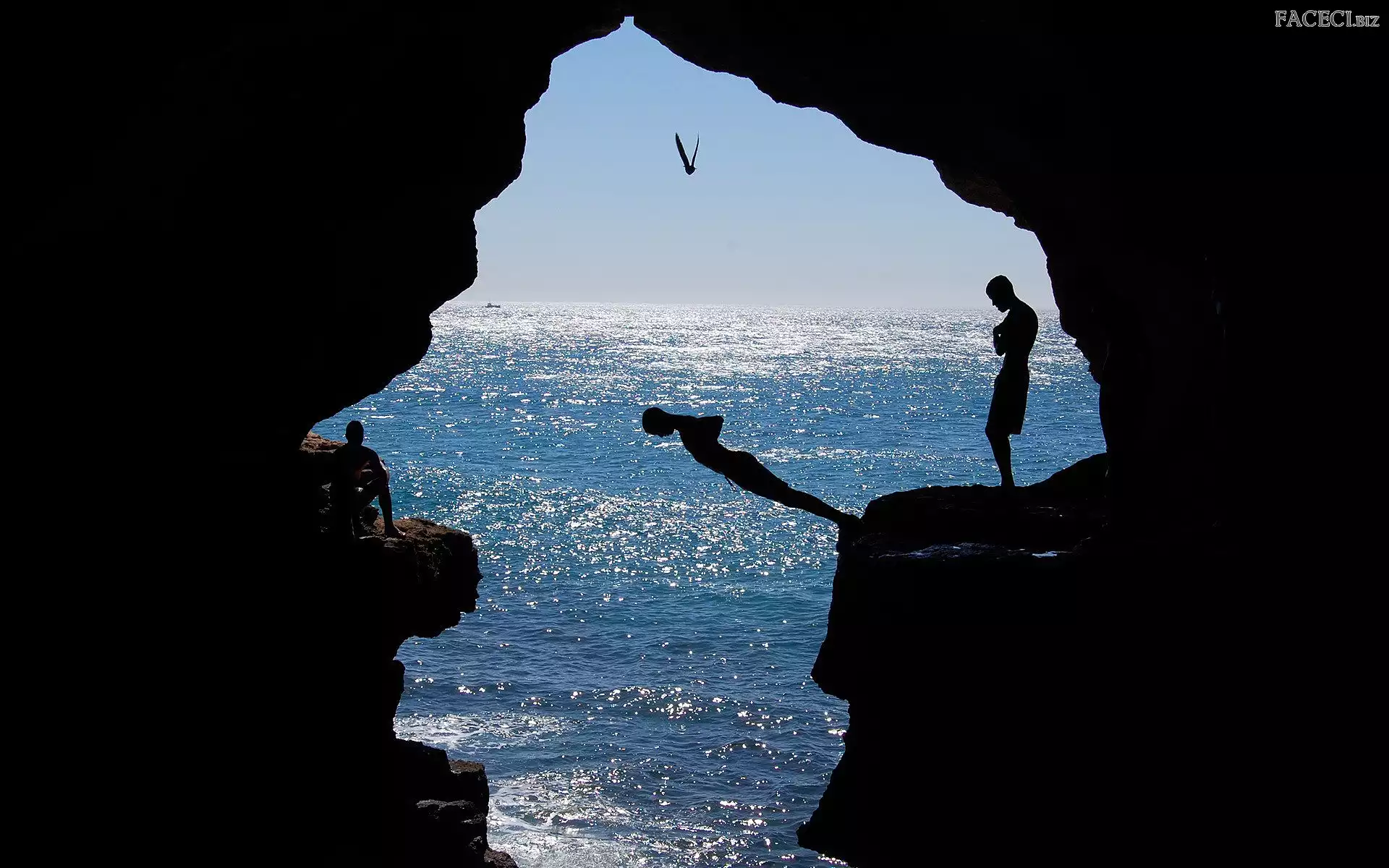 Skały, Ludzie, Morze, Postaci